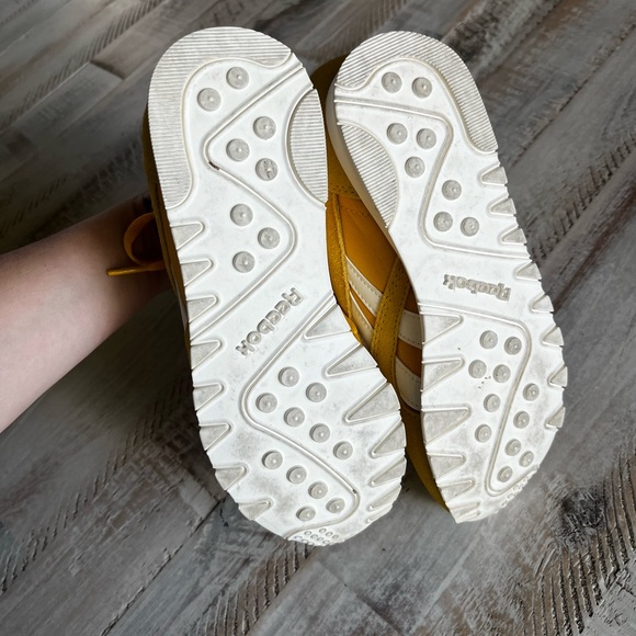 Reebok Classic Yellow Sneakers size 6.5 - Picture 5 of 5
